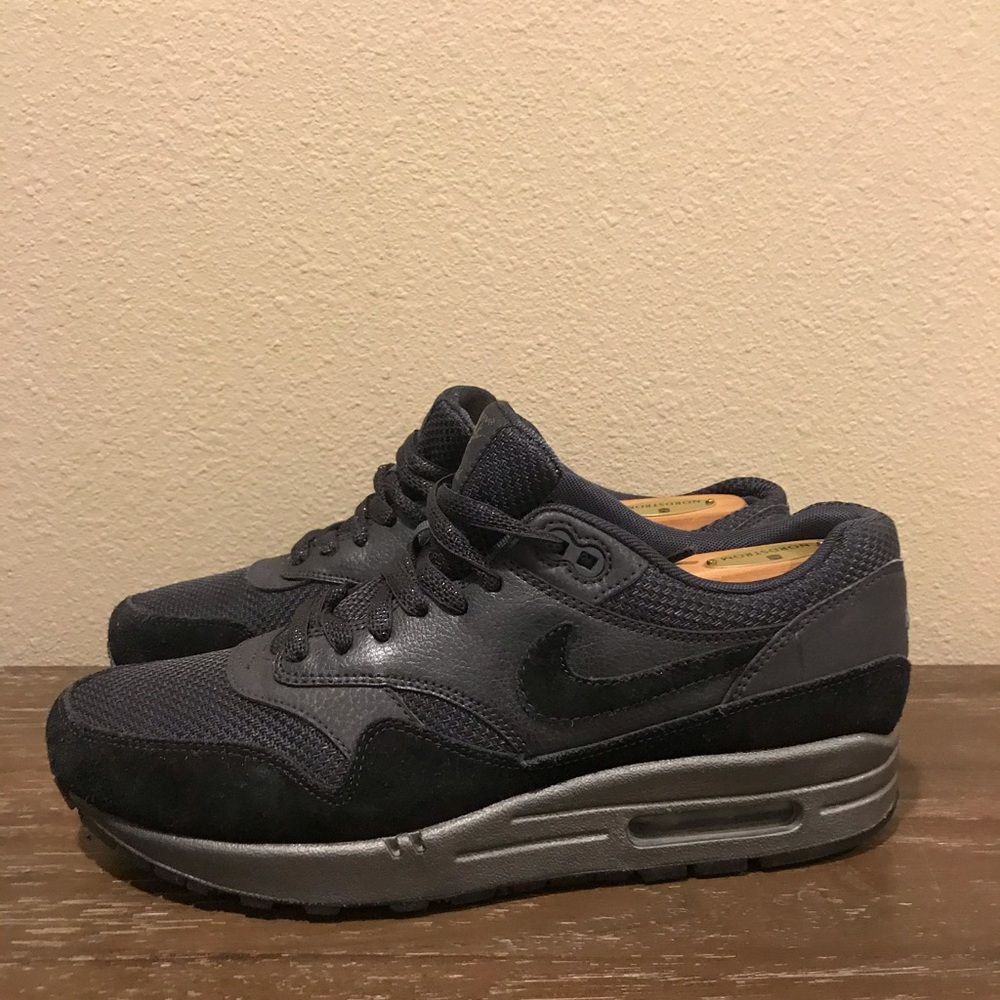 Nike Women’s Air Max 1 Premium